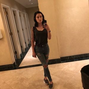 Meet your Posher, Alexis